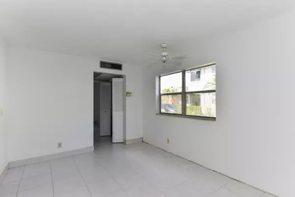 Delray Beach, FL 33484,398 Flanders I I