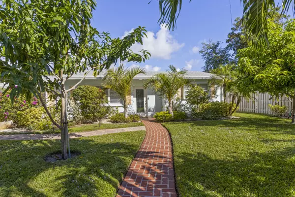 215 NE 17th ST, Delray Beach, FL 33444