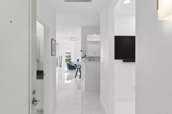 West Palm Beach, FL 33401,550 Okeechobee BLVD 911