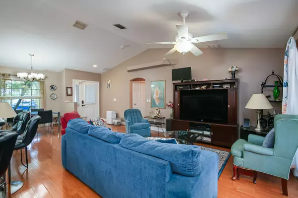 Port Saint Lucie, FL 34983,594 SW Grove AVE