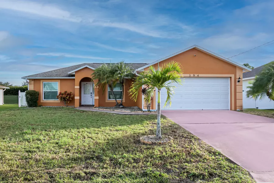 594 SW Grove AVE, Port Saint Lucie, FL 34983
