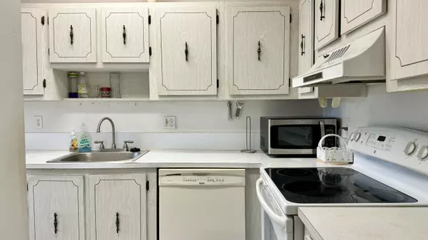 Delray Beach, FL 33445,1551 NW 20th AVE 102