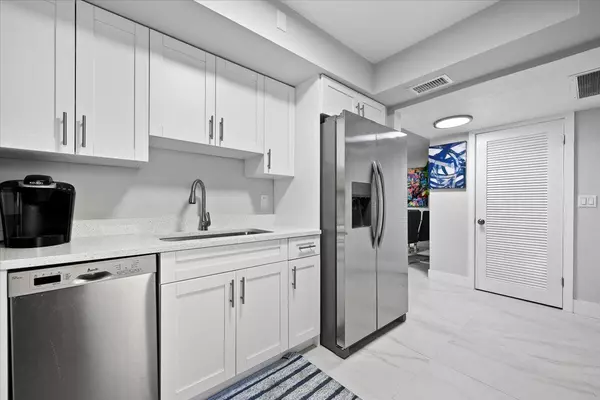 Palm Beach Gardens, FL 33418,5500 Tamberlane CIR 105