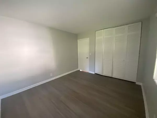 North Palm Beach, FL 33408,612 Prosperity Farms RD 1