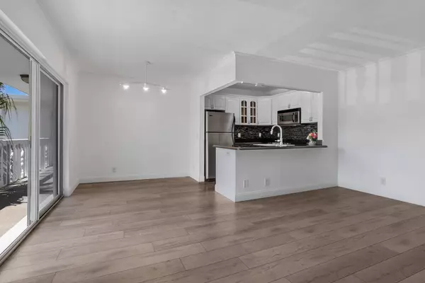 South Palm Beach, FL 33480,4201 S Ocean BLVD J4