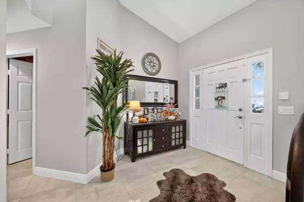 Port Saint Lucie, FL 34986,408 SW Sycamore CV