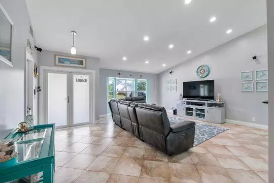 West Palm Beach, FL 33417,4085 Clearview TER