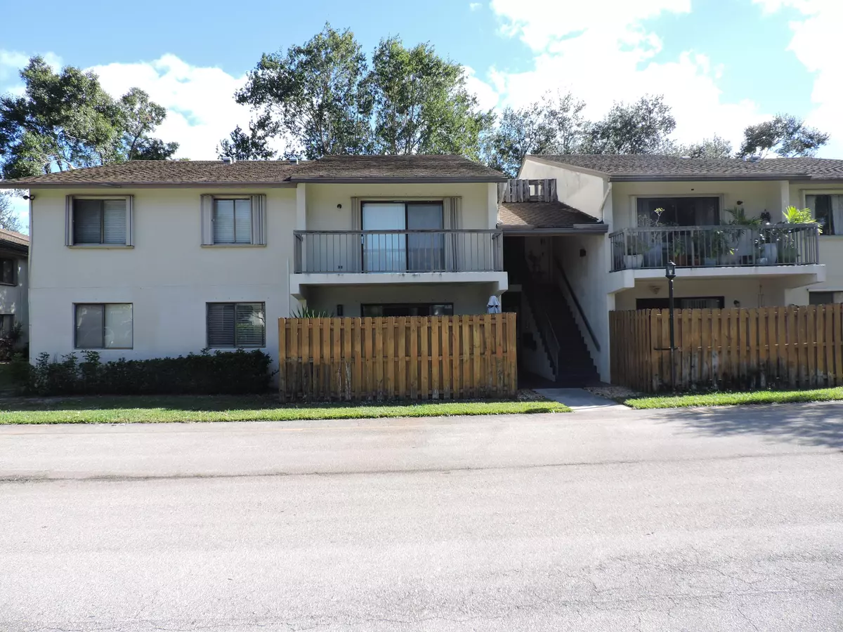 Palm Beach Gardens, FL 33410,3402 Gardens East DR 7a