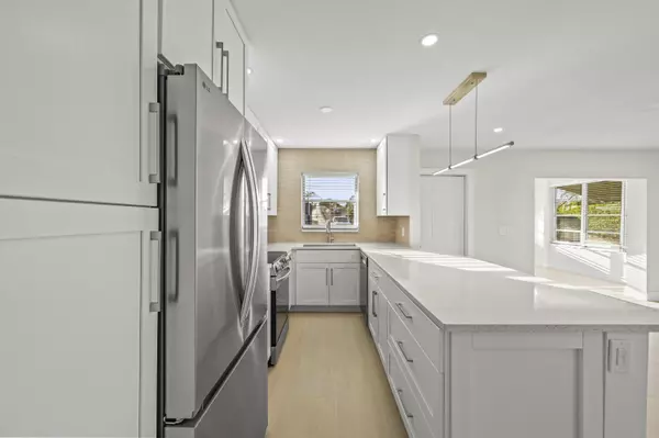 Delray Beach, FL 33445,890 N High Point BLVD A