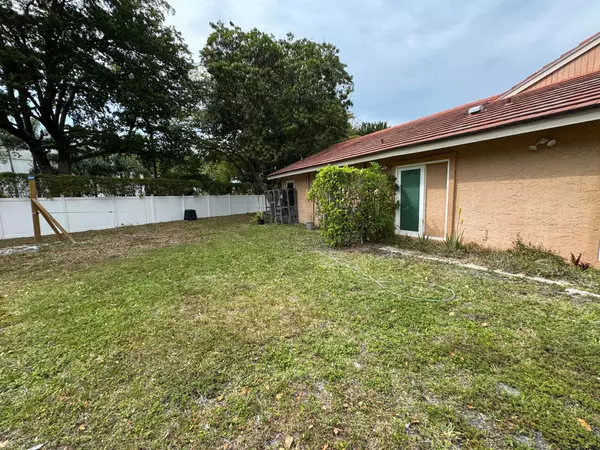 Boca Raton, FL 33433,23261 Boca Club Colony CIR