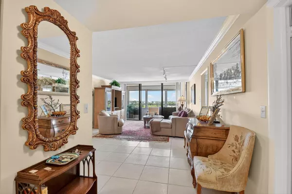 South Palm Beach, FL 33480,3589 S Ocean BLVD 608