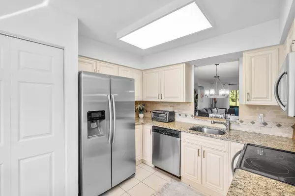 7321 Amberly LN 108, Delray Beach, FL 33446