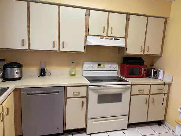 Greenacres, FL 33463,1604 Wharf LN