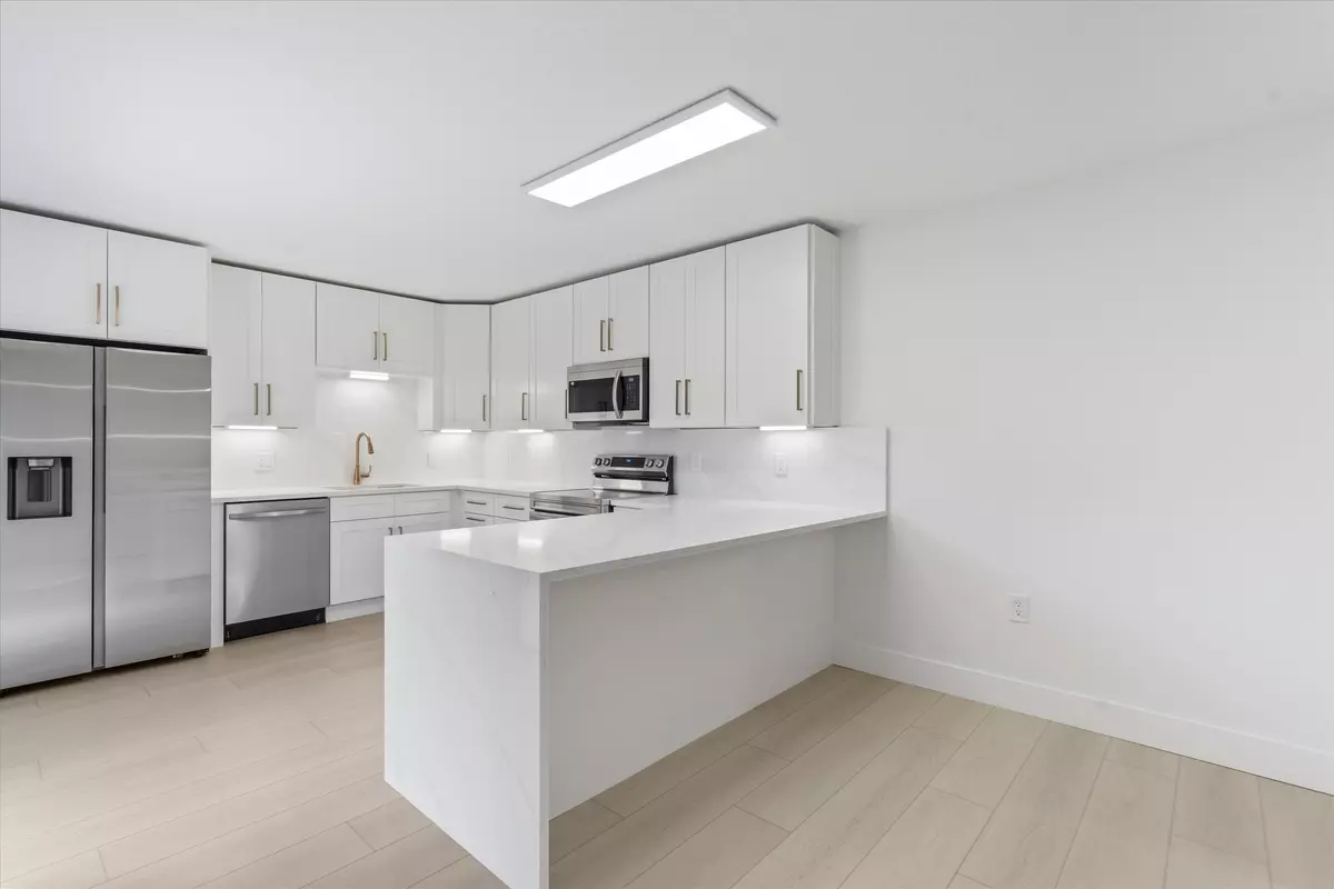 Delray Beach, FL 33445,2897 SW 22nd CIR 44b