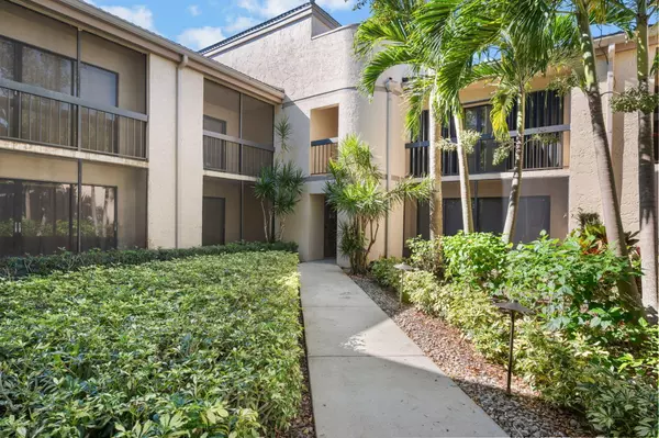 Fort Pierce, FL 34951,9460 Meadowood DR 103