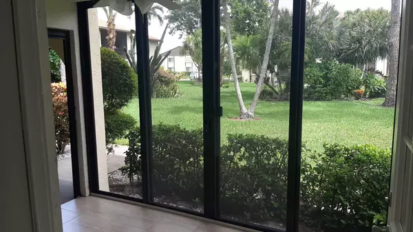 Greenacres, FL 33463,5990 Pine Cone CT C-1