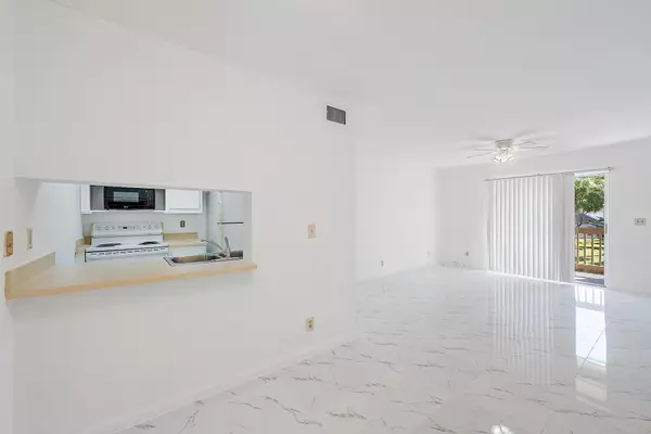 1854 Abbey RD 202, West Palm Beach, FL 33415
