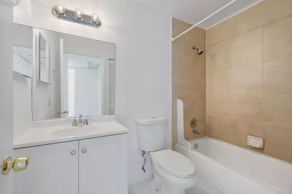 West Palm Beach, FL 33415,1854 Abbey RD 202