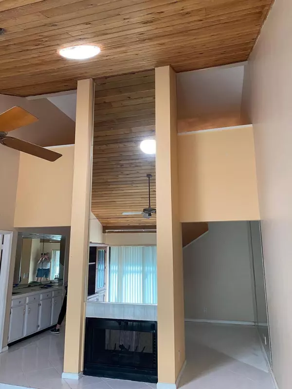 Palm Beach Gardens, FL 33418,22 W Balfour RD