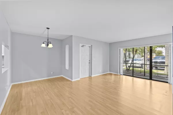 West Palm Beach, FL 33409,1010 Green Pine BLVD E1