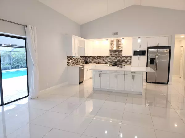 Wellington, FL 33414,14526 Paddock DR