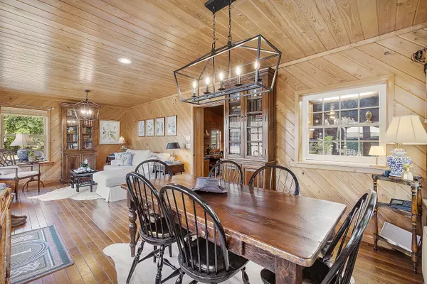 Okeechobee, FL 34972,32801 Us Highway 441 64