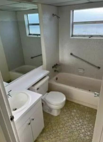 Delray Beach, FL 33446,193 E Saxony