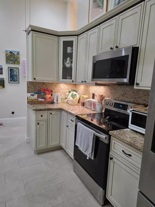 Boca Raton, FL 33498,11000 Ladera LN B