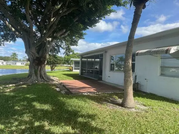 West Palm Beach, FL 33417,5195 Nicholas DR