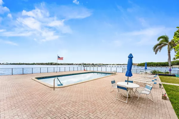 Boynton Beach, FL 33435,1810 New Palm WAY 216