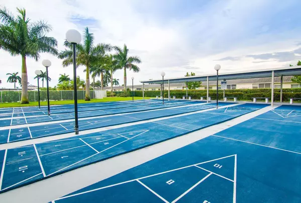 West Palm Beach, FL 33415,2630 E Emory DR #F