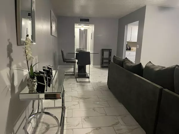 2200 Springdale Blvd BLVD 314-L, Palm Springs, FL 33461