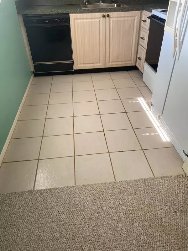 Stuart, FL 34996,2600 SE Ocean BLVD O10