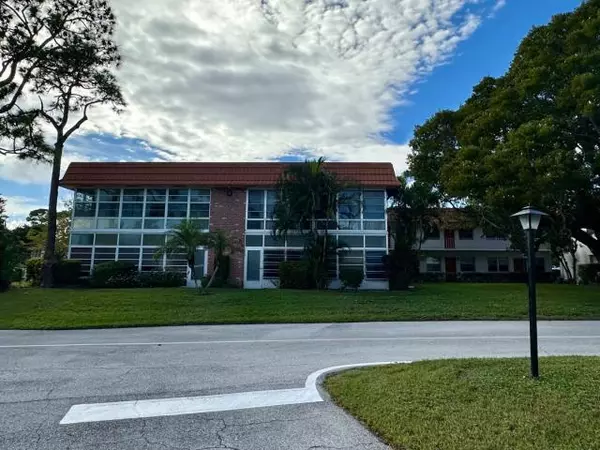 Stuart, FL 34996,2600 SE Ocean BLVD O10