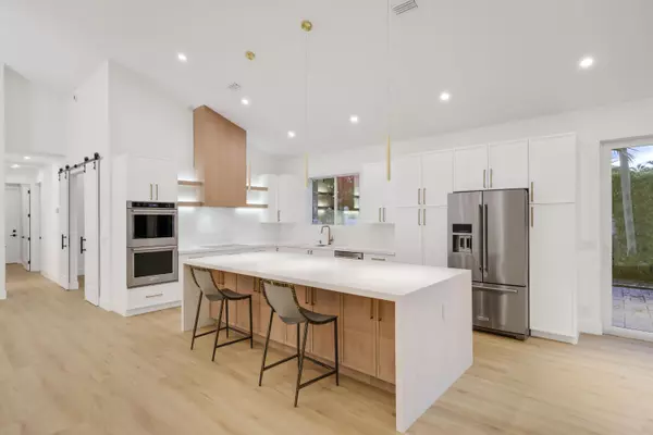 Boca Raton, FL 33496,5537 NW 21 WAY