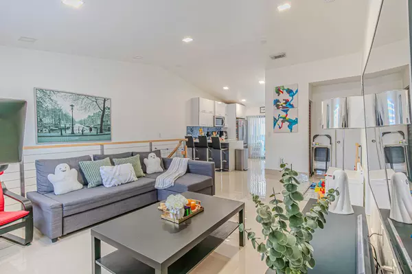 Hialeah, FL 33018,7690 W 29th WAY 202