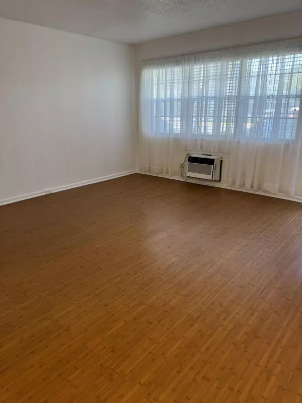 Deerfield Beach, FL 33442,6 Keswick A 6