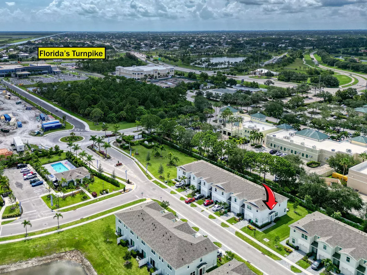 Port Saint Lucie, FL 34984,235 SE Woodbark ST