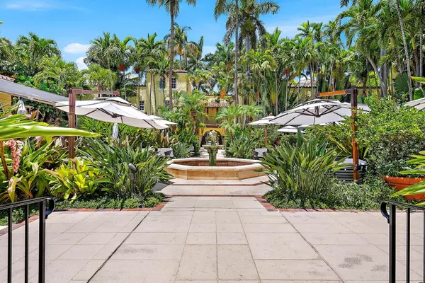 Palm Beach, FL 33480,301 Australian AVE 305