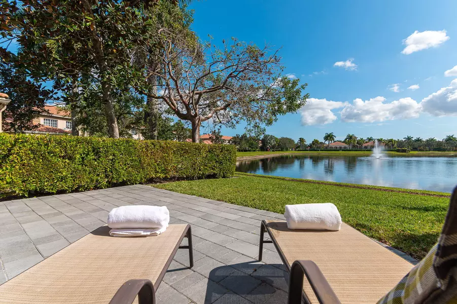 6748 Old Farm TRL, Boynton Beach, FL 33437