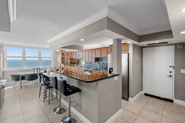 Riviera Beach, FL 33404,5440 N Ocean DR 1206