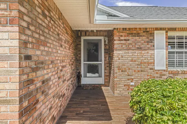 Vero Beach, FL 32962,1736 SW 21st ST