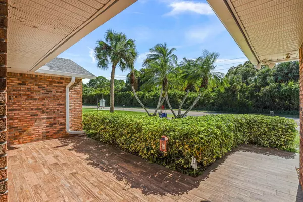 Vero Beach, FL 32962,1736 SW 21st ST