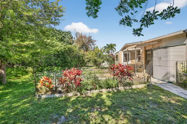 Port Saint Lucie, FL 34952,8561 Florence DR