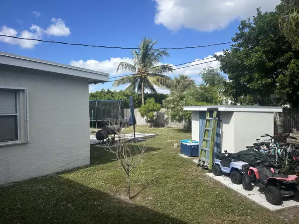 Riviera Beach, FL 33404,430 W 25th ST