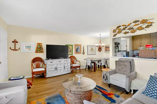 West Palm Beach, FL 33417,332 Northampton Q