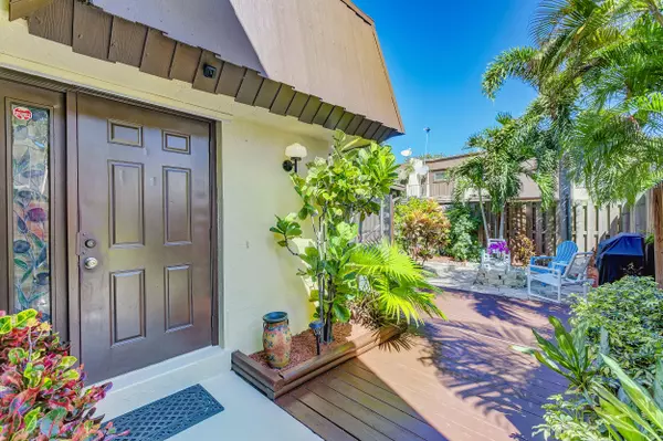 Palm Beach Gardens, FL 33410,3530 E E Gardens East DR B