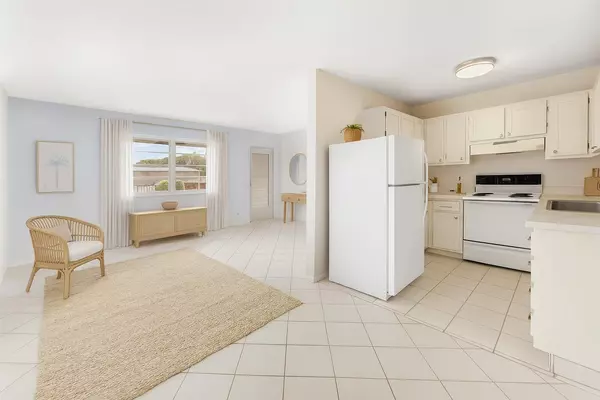 Lake Worth Beach, FL 33460,401 N J ST 12