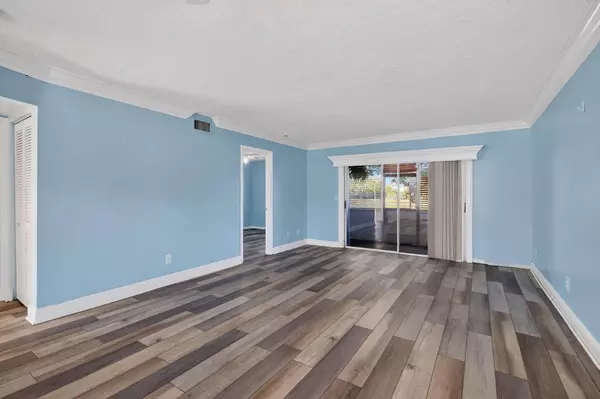 Port Saint Lucie, FL 34952,188 SE Village DR 188