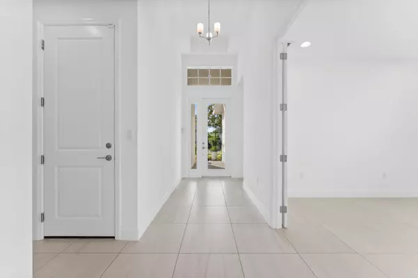 The Acreage, FL 33470,1346 Harvester XING